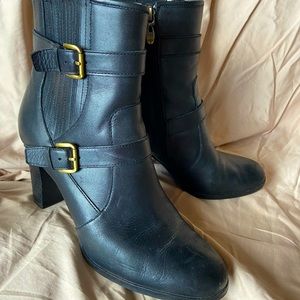 Tahari leather booties, gently worn in a true size 11